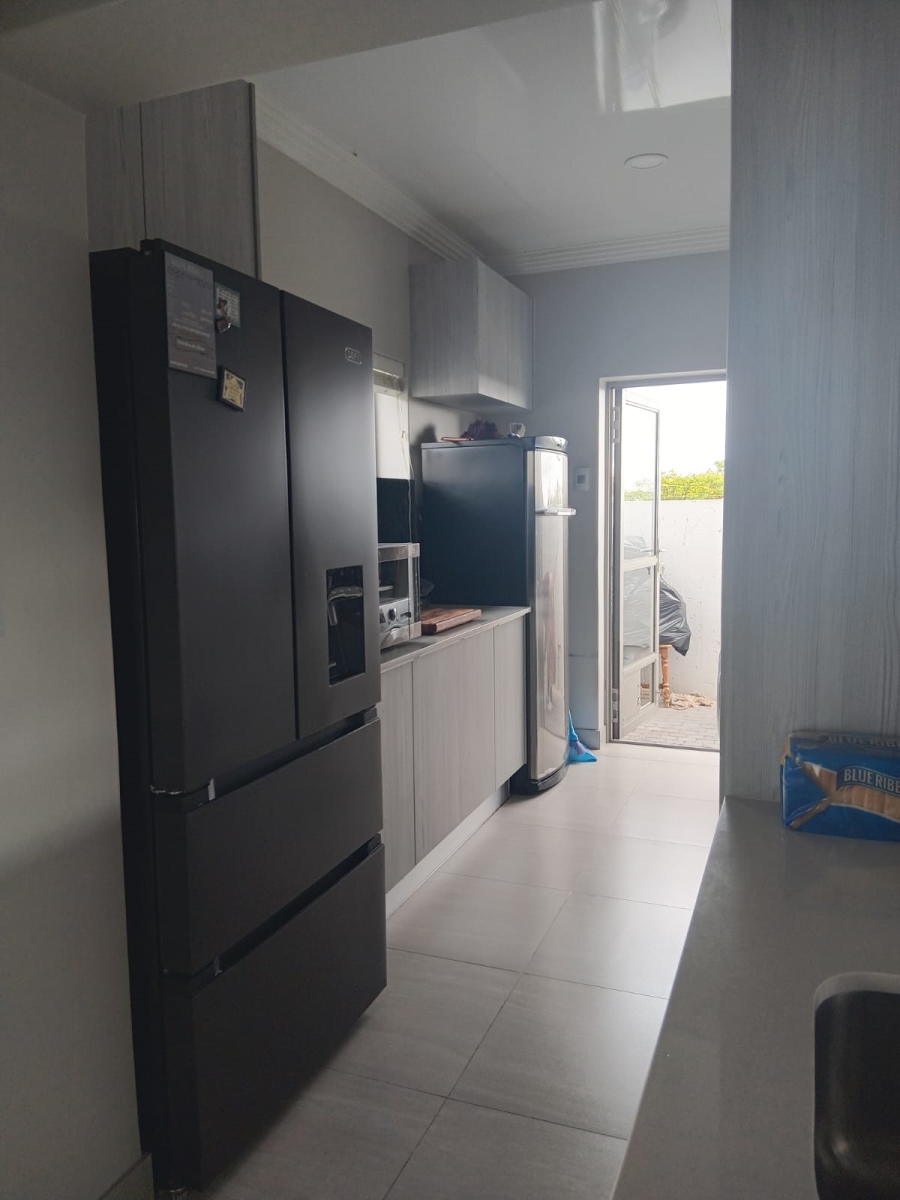 To Let 3 Bedroom Property for Rent in Dana Bay Western Cape